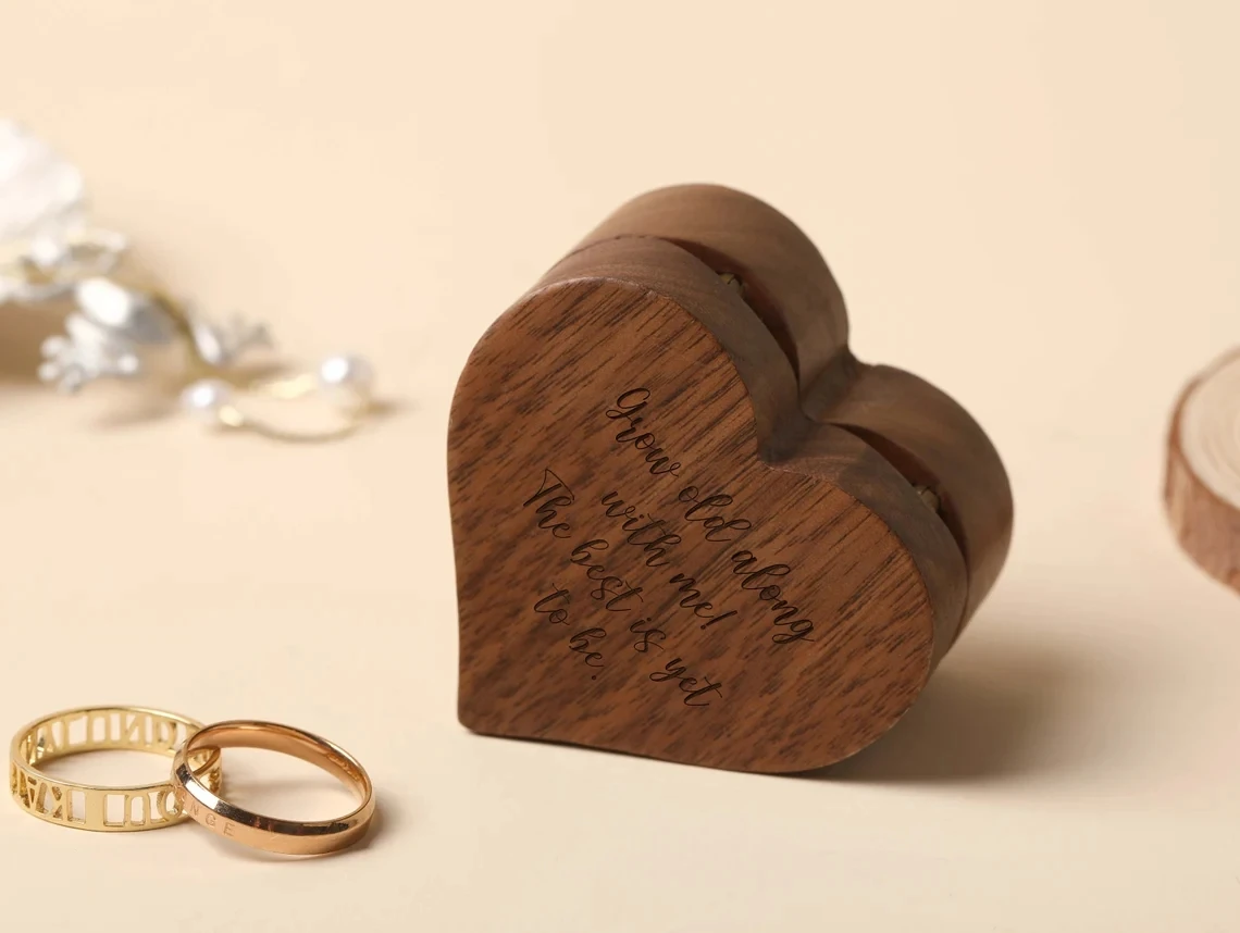 1PCS Love Heart Shaped Walnut Wood Ring Box Free Engraving Name For Wedding Ceremony Jewelry Box Storage Proposal Wedding Gift