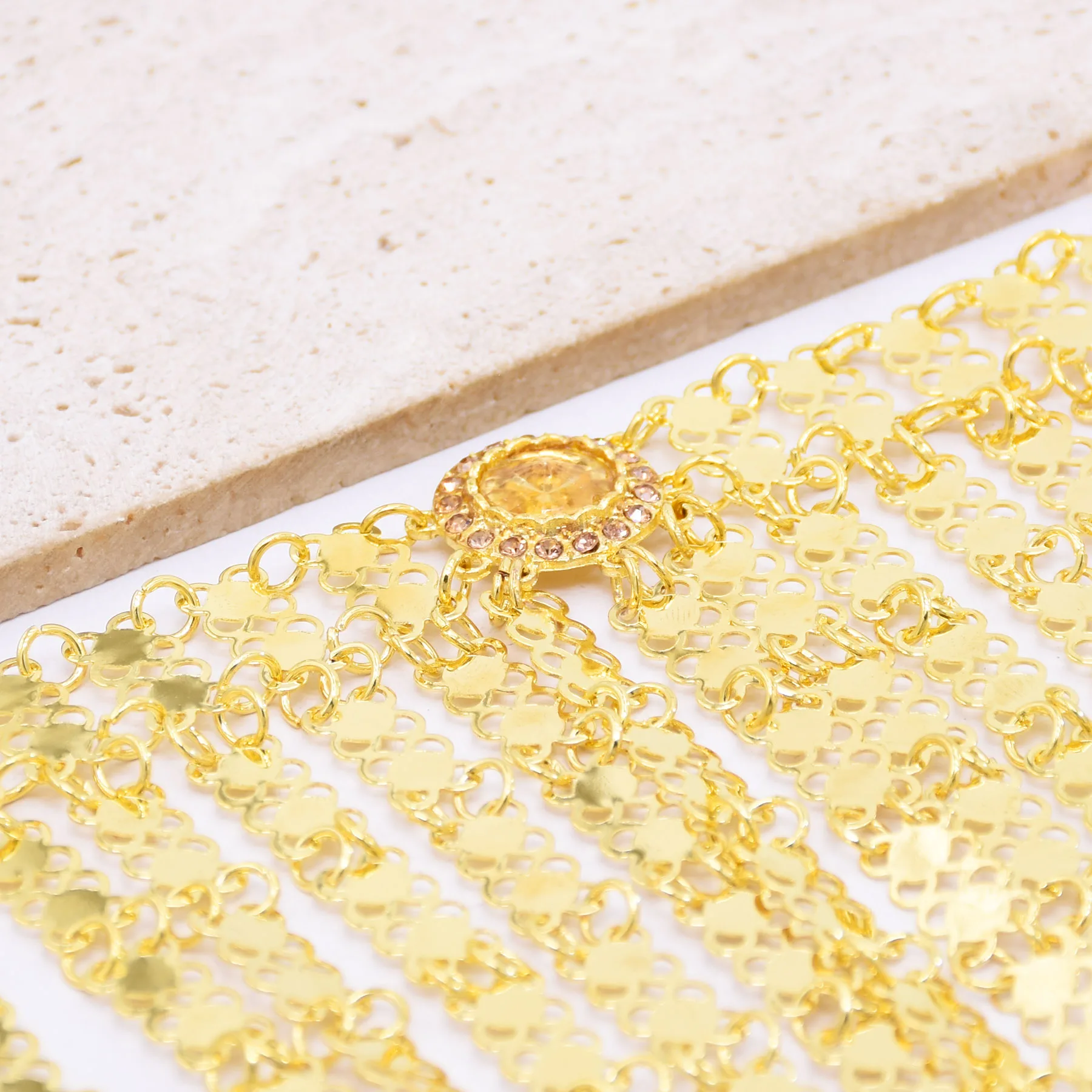 المتخصصة الرجعية العرقية نمط الوسطى الآسيوية الزفاف العملات الذهبية شرابة قلادة طويلة مبالغ فيها قلادة مأدبة العروس الملحقات