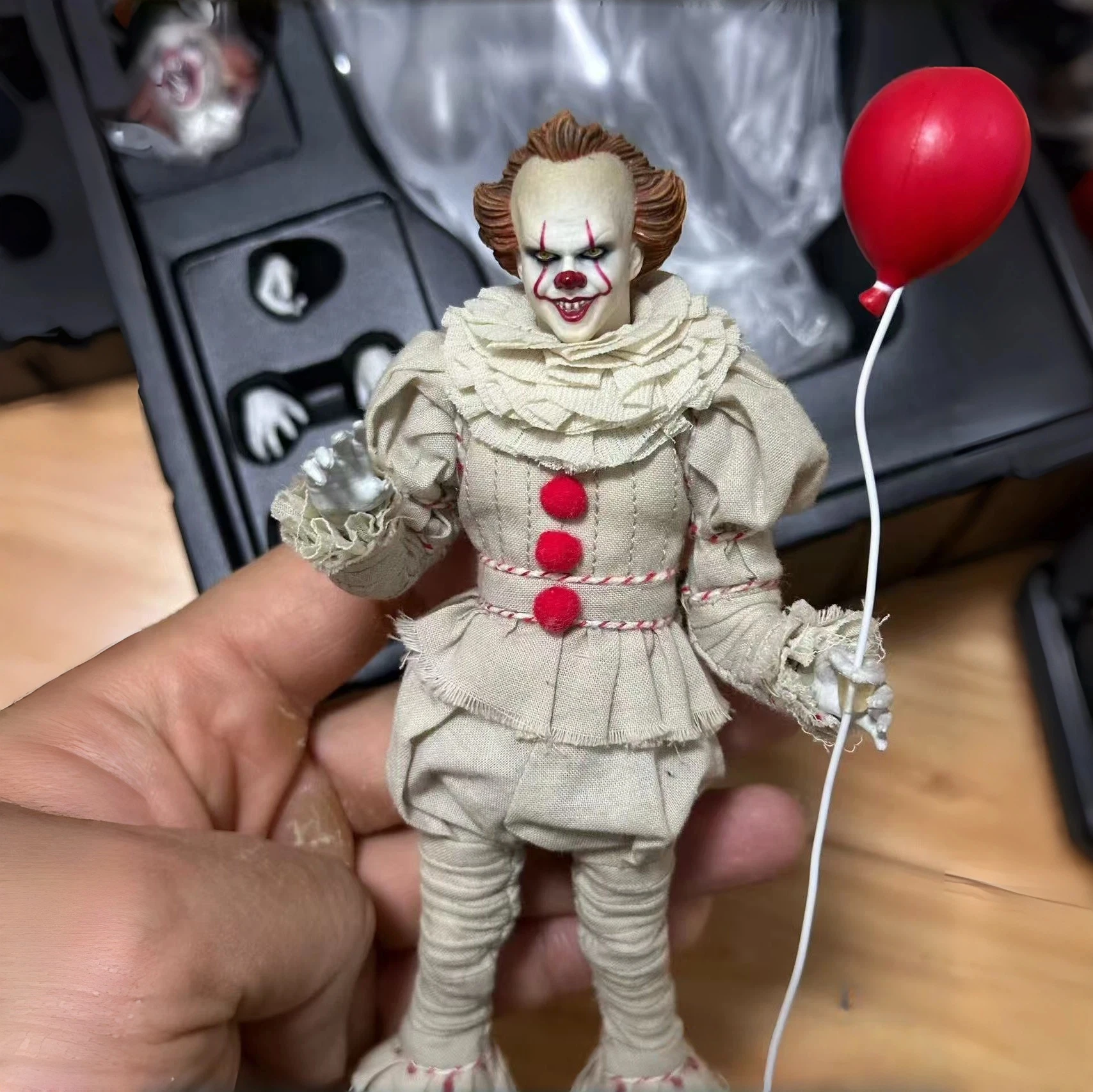 Mezco Ant Clown Returns Pennywise Action Figure Collectible Ornament Holiday Toy Gift