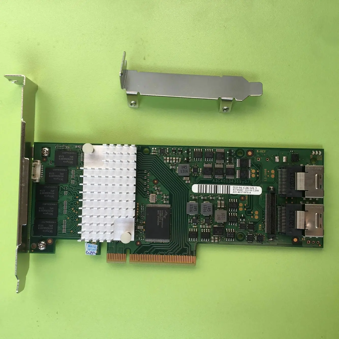 Fujitsu S26361-F3669-L1 RAID SAS 6G 1G Controller (D3116) PCIE2 LSI 2208=9266-8i