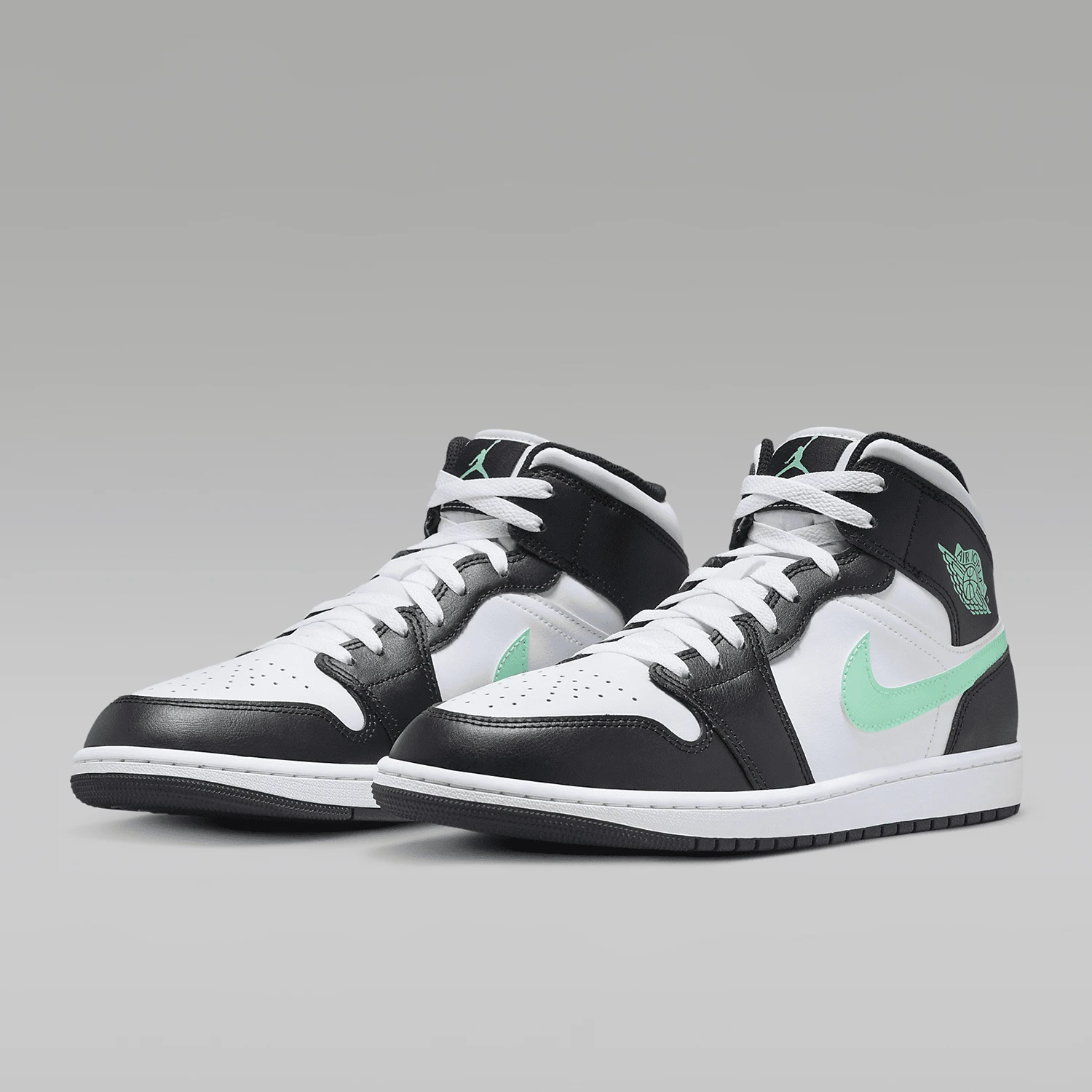 

Nike genuine Air Jordan 1 Mid Men's High-Top Sneakers DQ8426-103