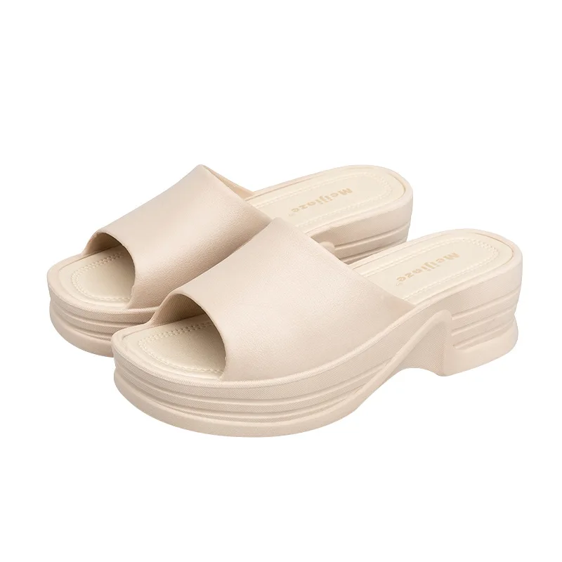 Letnie modne sandały na platformie Outdoor Beach Walking Slippers Fashion Female Wedge Shoes Casual Mules Shoes Designer Slippers klapki klapki