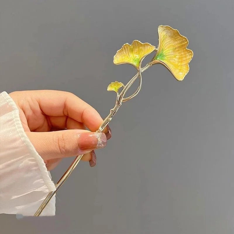 New Chinese-Style Ginkgo Leaf Hairpin for Women, Niche Design with a High-End Feel, Hairpin Accessory for Cheongsam and Hanfu