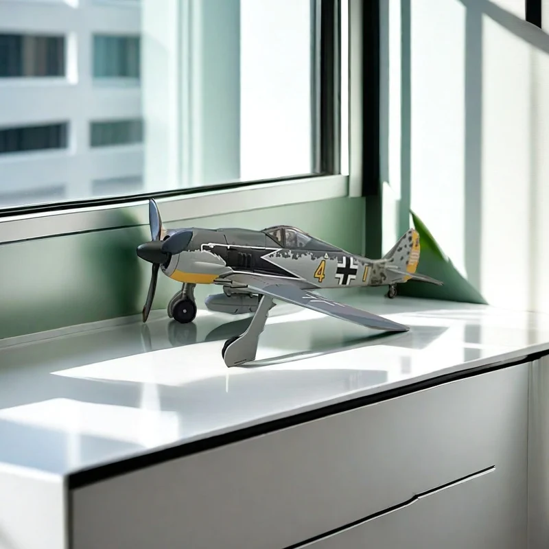 2024 New Diecast 1:72 Scale FW190A-4 Alloy Finished Aircraft Simulation Model Static Decoration Souvenir Gifts for Adult Boy