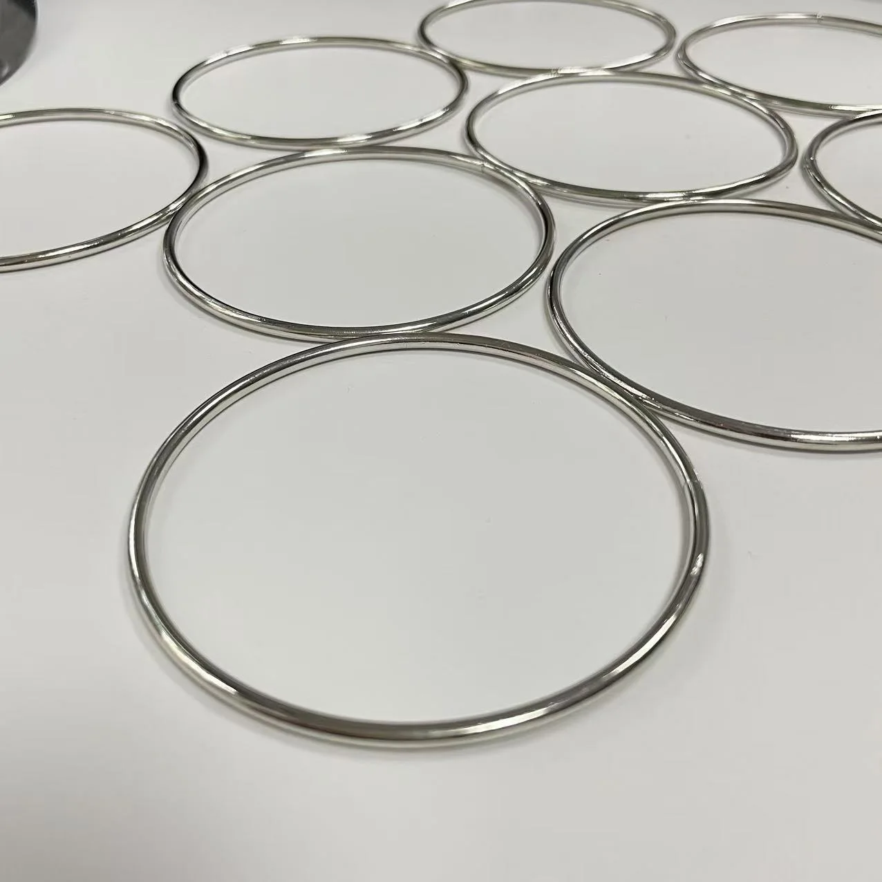 

100Pcs 65/80/100mm Silvery Circle with White Mesh Decorative Accessories for Baby Show, Handmade Bracelet Almond Dragee Wedding