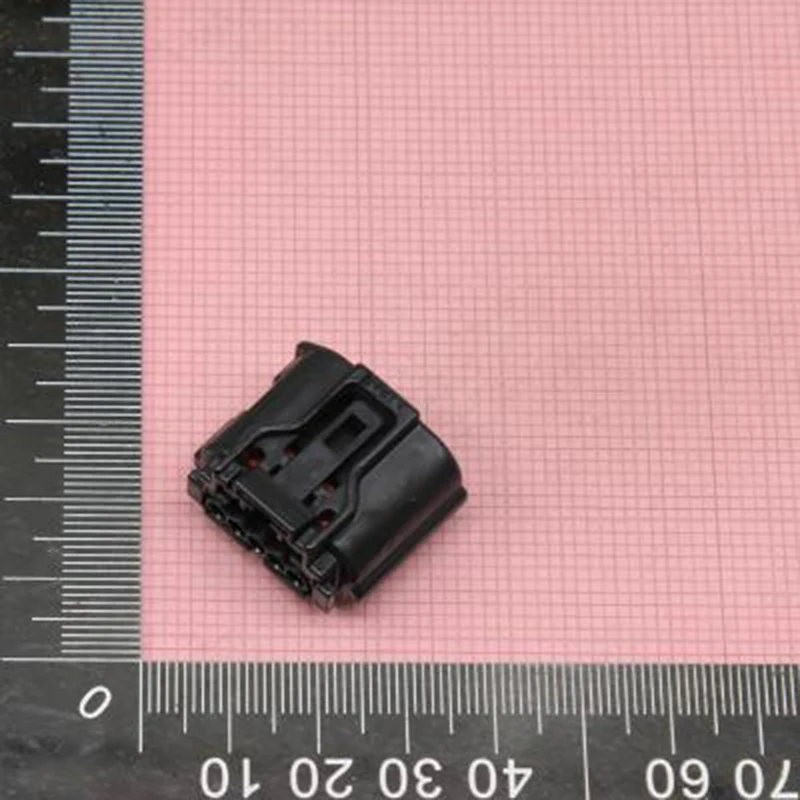 

5PCS Original Car connector 6189-1046 5P female black rubber shell