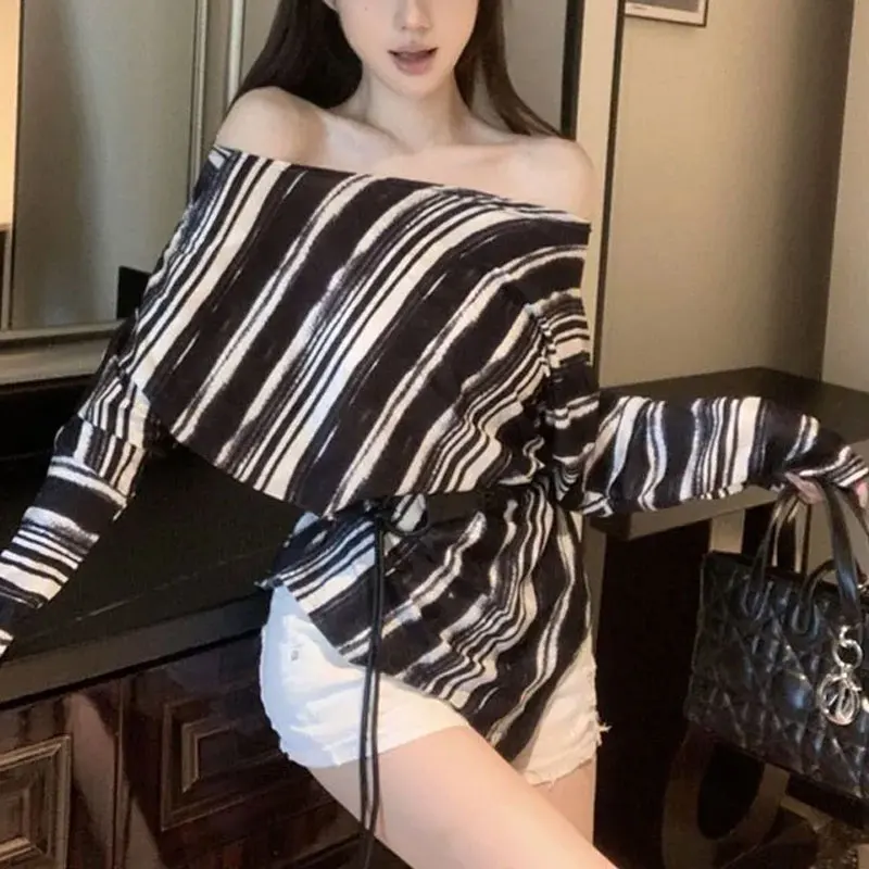 ألوان متباينة بلوفرات مخططة عتيقة للخريف ملابس نسائية برقبة مائلة هالة وشاحات أنيقة غير منتظمة تي شيرت #1