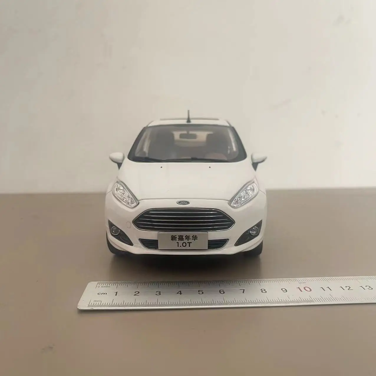 Escalas Ford: ¿Qué debes saber antes de comprar un modelo a escala 1:18 de la Ford Fiesta 1.0T?