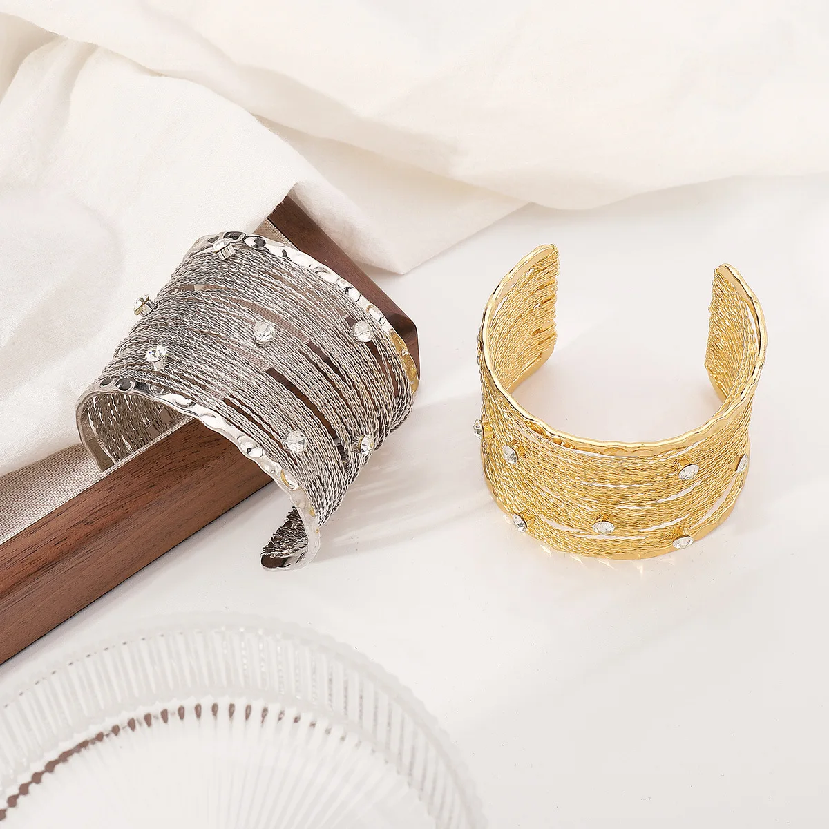 New Rhinestone Punk Wide Cuff Bangles For Women Vintage Metal Brushed Wire Bracelets Bangles Boho Fashion Pulseras Jewelry Gifts