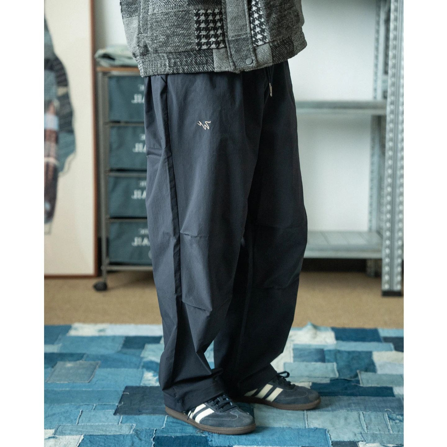 

Simple Casual Style Work Pants for Men Loose Straight Leg Wide Leg Elastic Waistband Drawstring Quick Drying Sports Pants