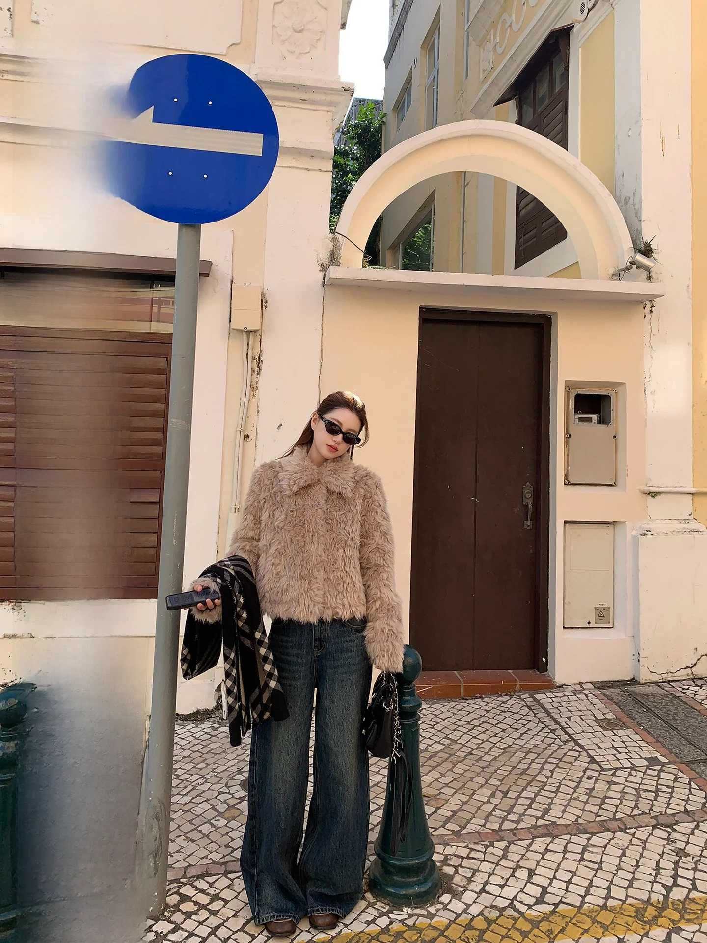 

Yoklass Lamb Fur Jaet Women's ort Sle Inteated Leather And Fur Coat Ele Personali Winter New Arrival