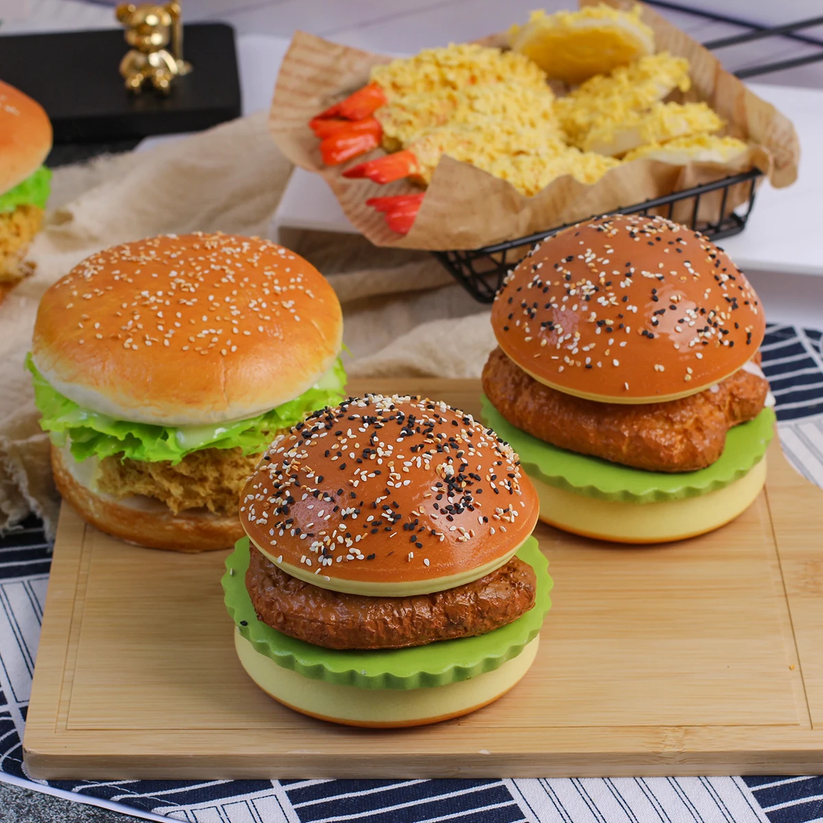 1Pcs Artificial Food Props Slow Rebound Explosions Melaleuca Hamburger Bread Decompression Pinch Model Home Decoration