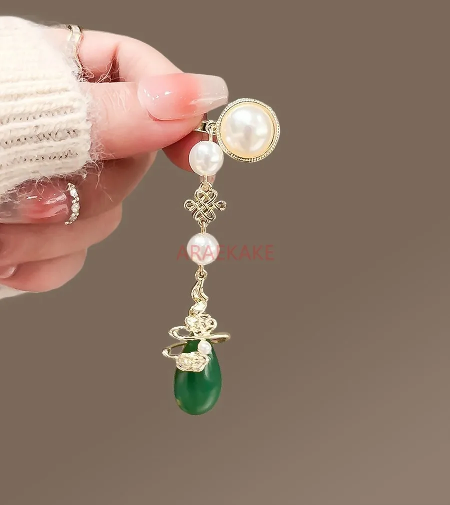 Pearl jade pendant, tassel cheongsam brooch buckle, new Chinese classical elegant pendant, tea suit pendant, suit ornament