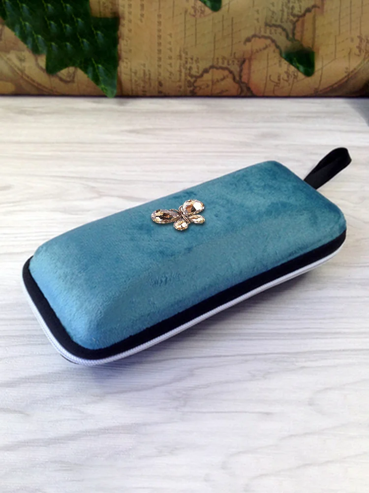 

Stylish Velvet Portable Eyewear Bags Case - White Pearl Bow Decor