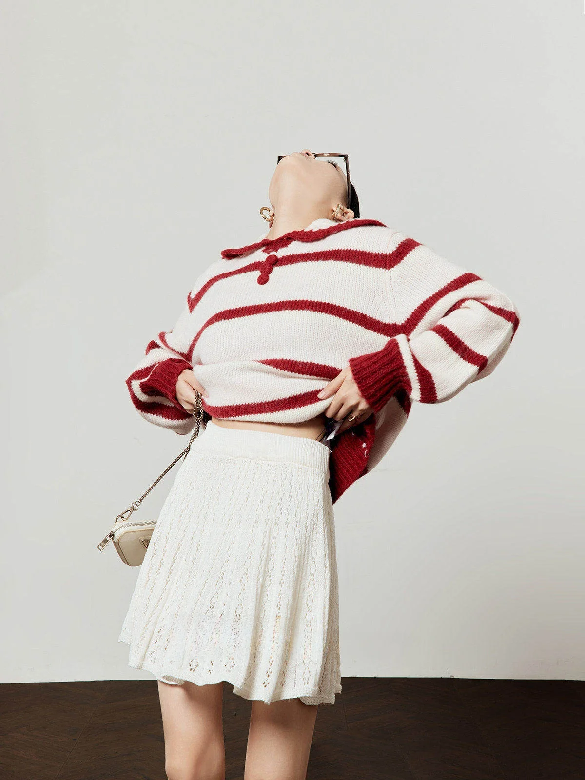 

Красный полосатый свитер свободного кроя для женщин с отложным воротником и цветными манжетами, повседневный топ для работы, осенняя новинка, кэжуал