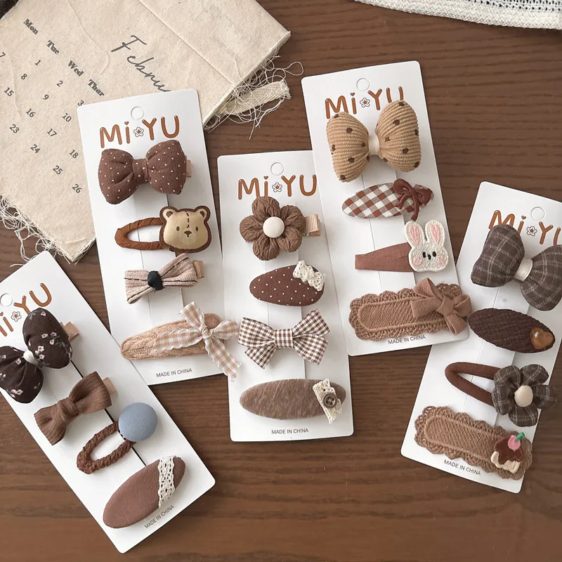 4 STUKS Leuke Melk Koffie Kleur Veelzijdige Kinderboog Volledige Pack Drukclip Zijhaarclip Zoete Stof Bloem Haarclip