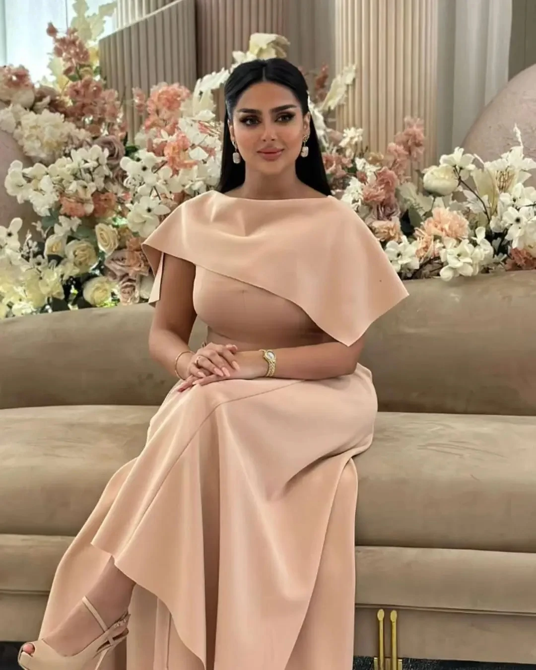 Romantic Pink Satin Evening Dresses Floor-Length Simple A-Line Short Sleeves Party Gown with Backless Dubai For Women robes de