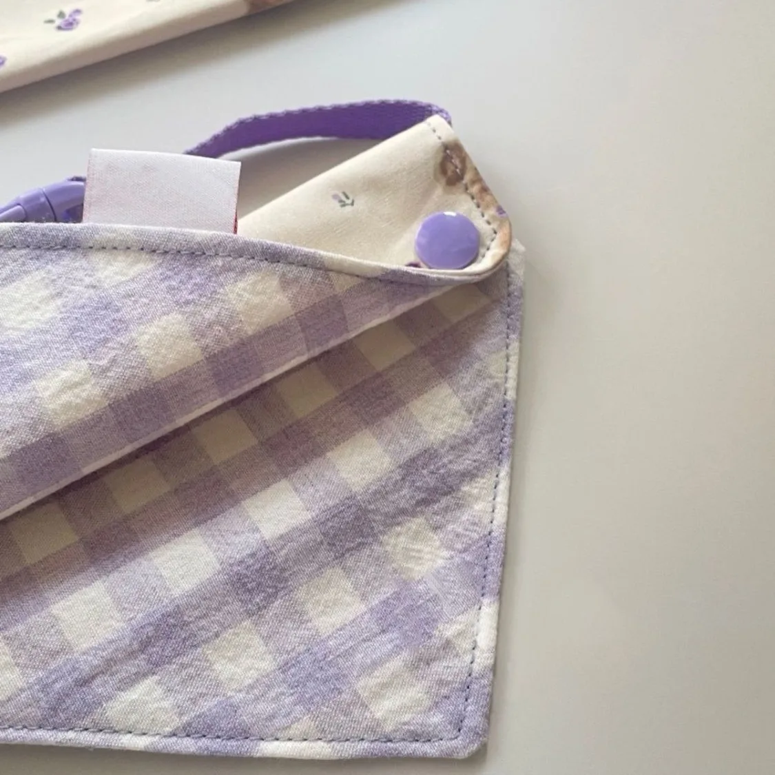 Pet Drool Bib Cute Plaid Teddy Bear Lavender Triangle Bib Cat Bib INS Cute Teddy Bear Scarf Pet Decoration Dog Accessories