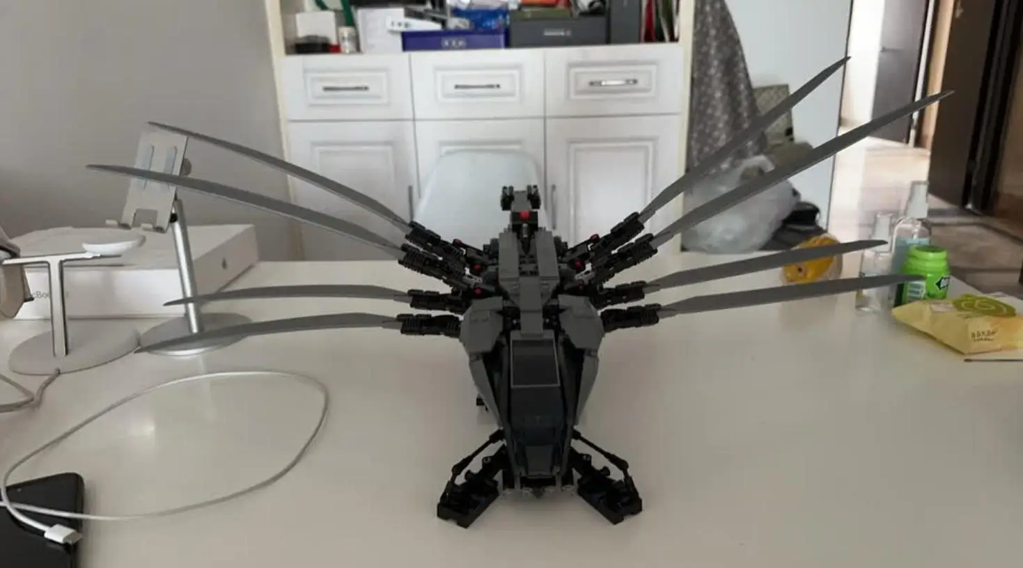 

LEGP Dune Royal Atreides Beast Ornithopter Plane Строительный комплект Игрушечная модель самолета Лучший подарок для детей и взрослых 1369 шт.