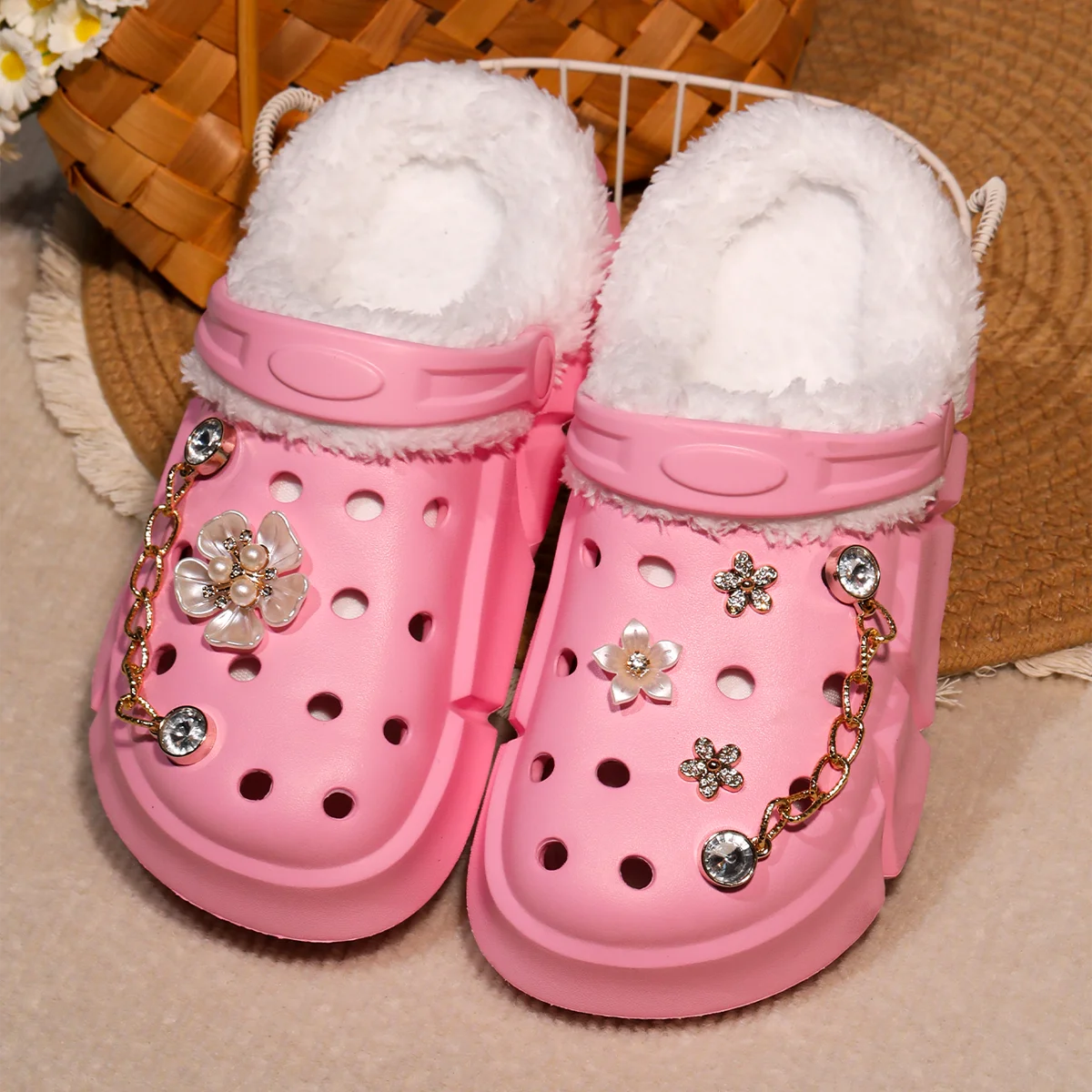 Mädchen-Clogs mit Fellfutter, gemütliche, bequeme Winter-Hausschuhe, weiche, warme Hausschuhe für Kleinkinder und größere Kinder, Modell 3057. – Detail 2
