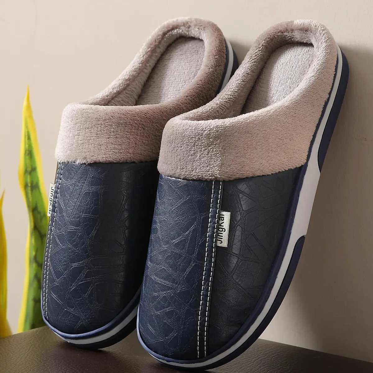 Concise Winter Warm Men\'s Plush slippers Home Indoor Non-slip PU Leather Upper Waterproof House Slides Leisure Male Cotton shoes