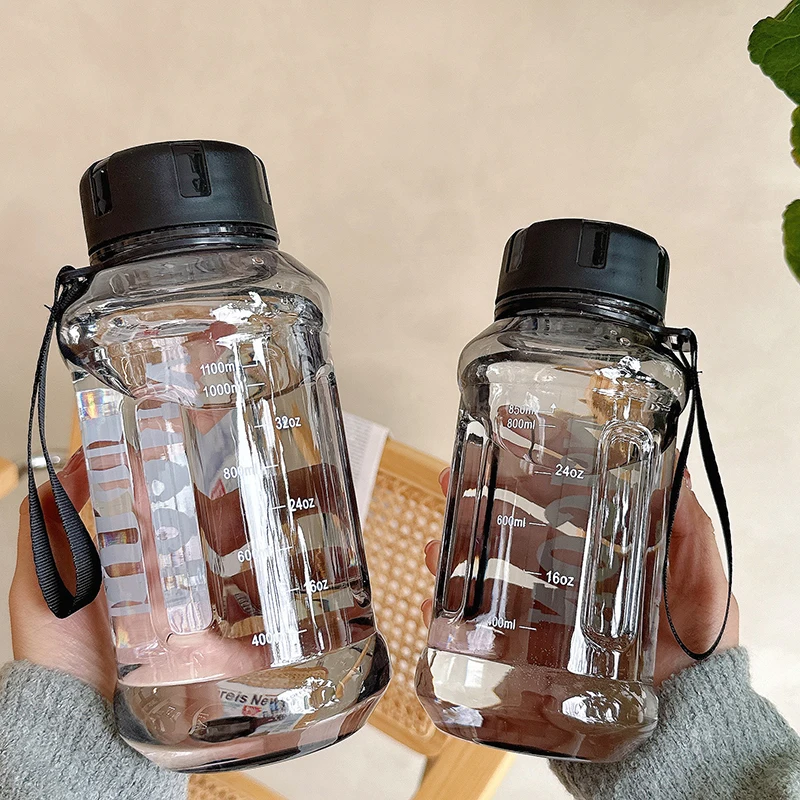 Minimalist High-capacity Plastic Jug High-temperature Resistant Drop-proof Car Portable Cup Sports Water Bottle With Rope