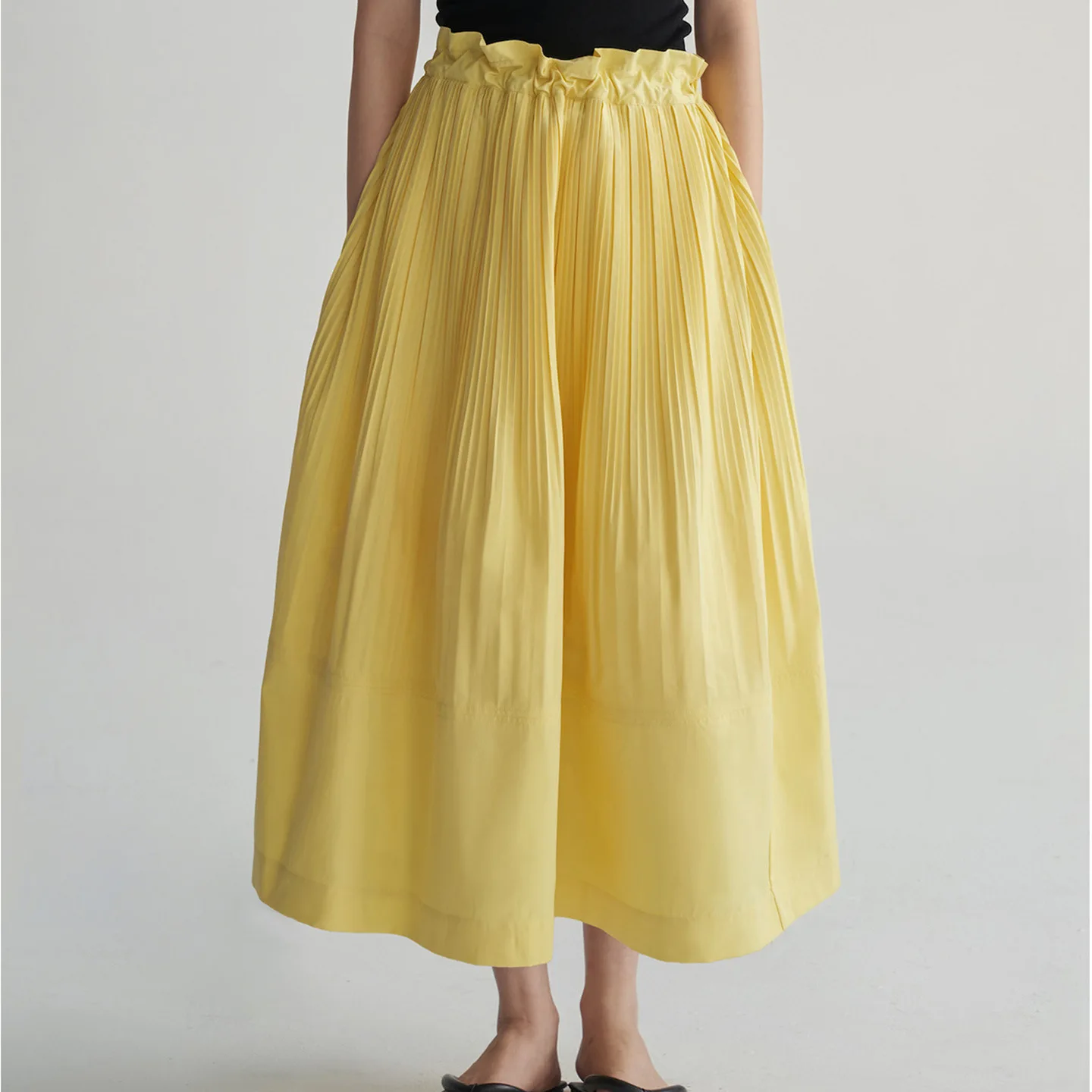 مياكي مطوي 2026 موضة الأبيض الضغط مطوي نصف الجسم تنورة المرأة منتصف طول مرونة الخصر ترفرف مظلة تنورة