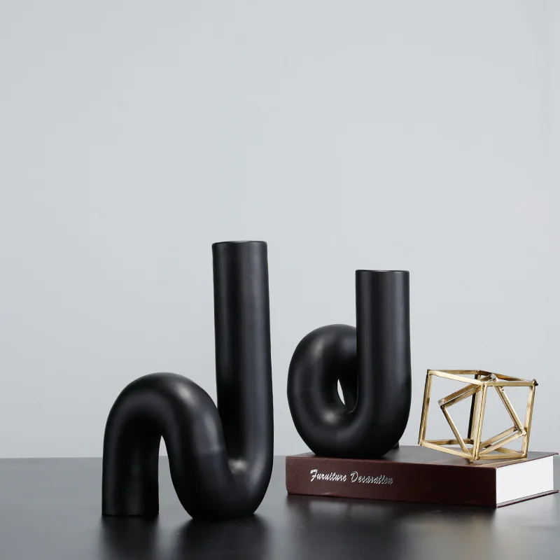 Resin Handicraft Black Pipe Abstract Geometric Kink Twist Knot Decorative Figurines Home Decoration Accessories