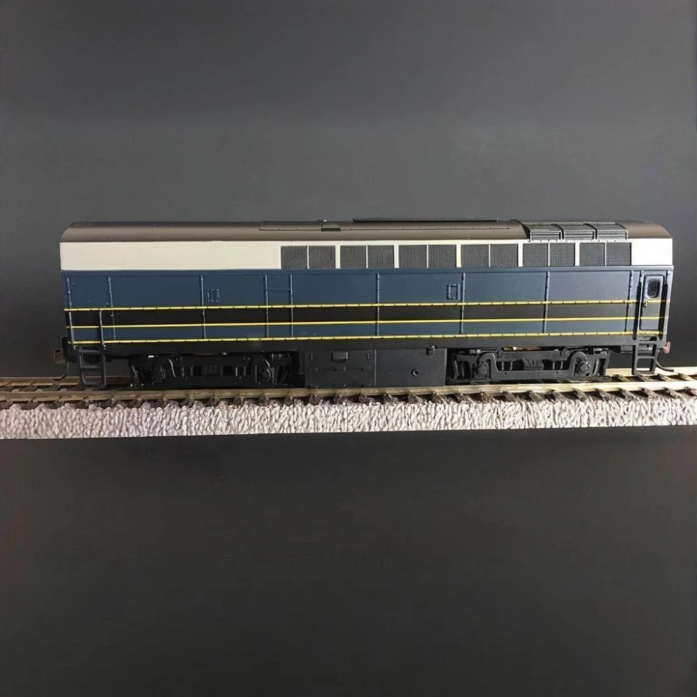 

Большая распродажа! Модель дизельного локомотива HO Type 1/87 RF-16 61904 с цифровыми звуковыми эффектами, игрушечный поезд для мальчиков, подарок
