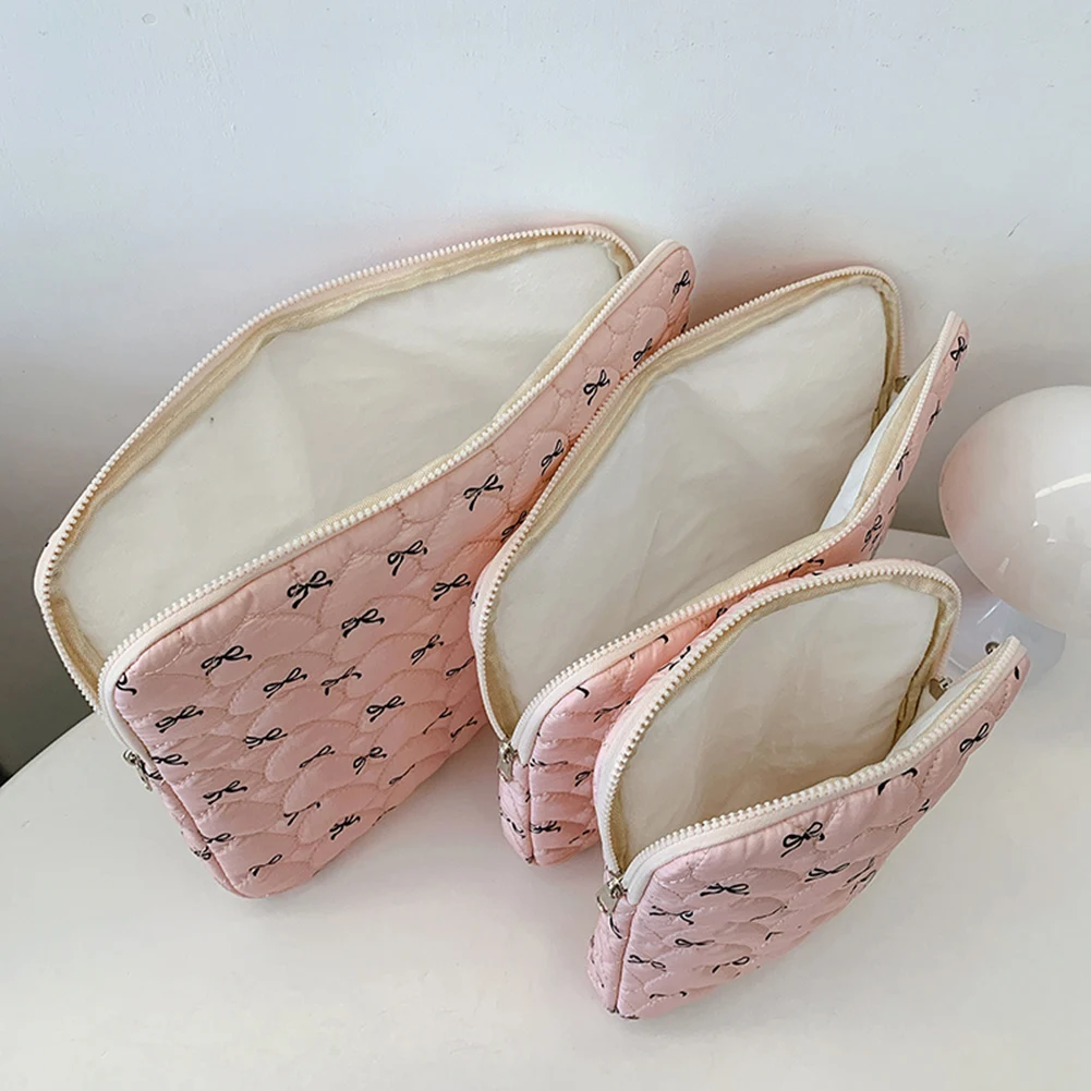 Flauschige gepolsterte Tasche mit Schleife, Stickerei, Plüsch, Laptoptasche, stoßfest, niedlich, gesteppt, Laptop-Hülle, Pendeln, Arbeit, Lerntasche