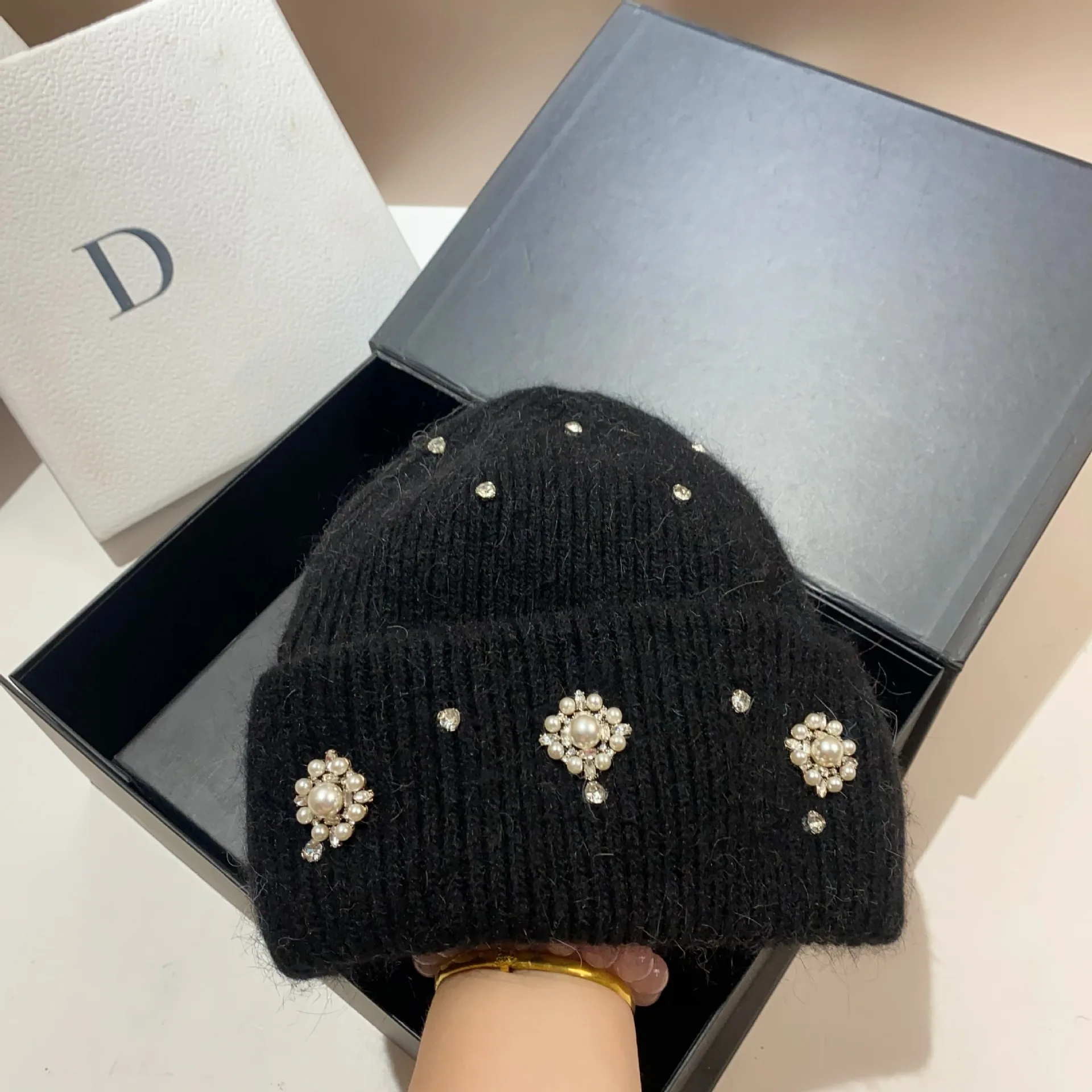 

Designer Brand Pearls Diamonds Winter Beanie Real Rabbit Fur Knitted Hat Luxury Women Shining Hats Warm Wool Skullies Beanies