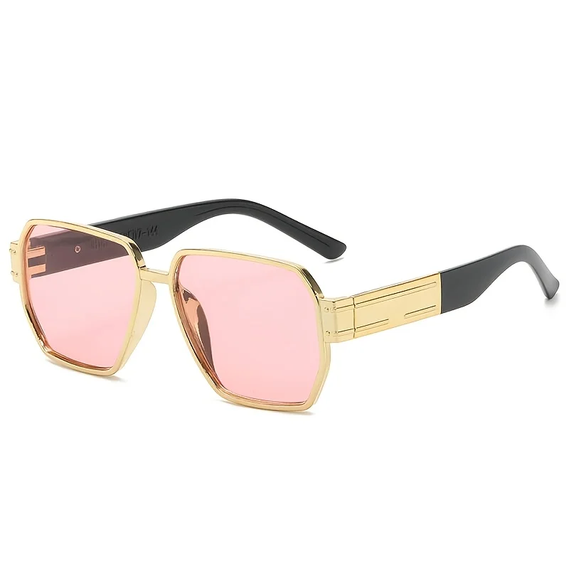 A Pair of Large-frame, New Trendy Street-style Catwalk Glasses with a Unique Fashionable Polygonal Vintage Design for Women