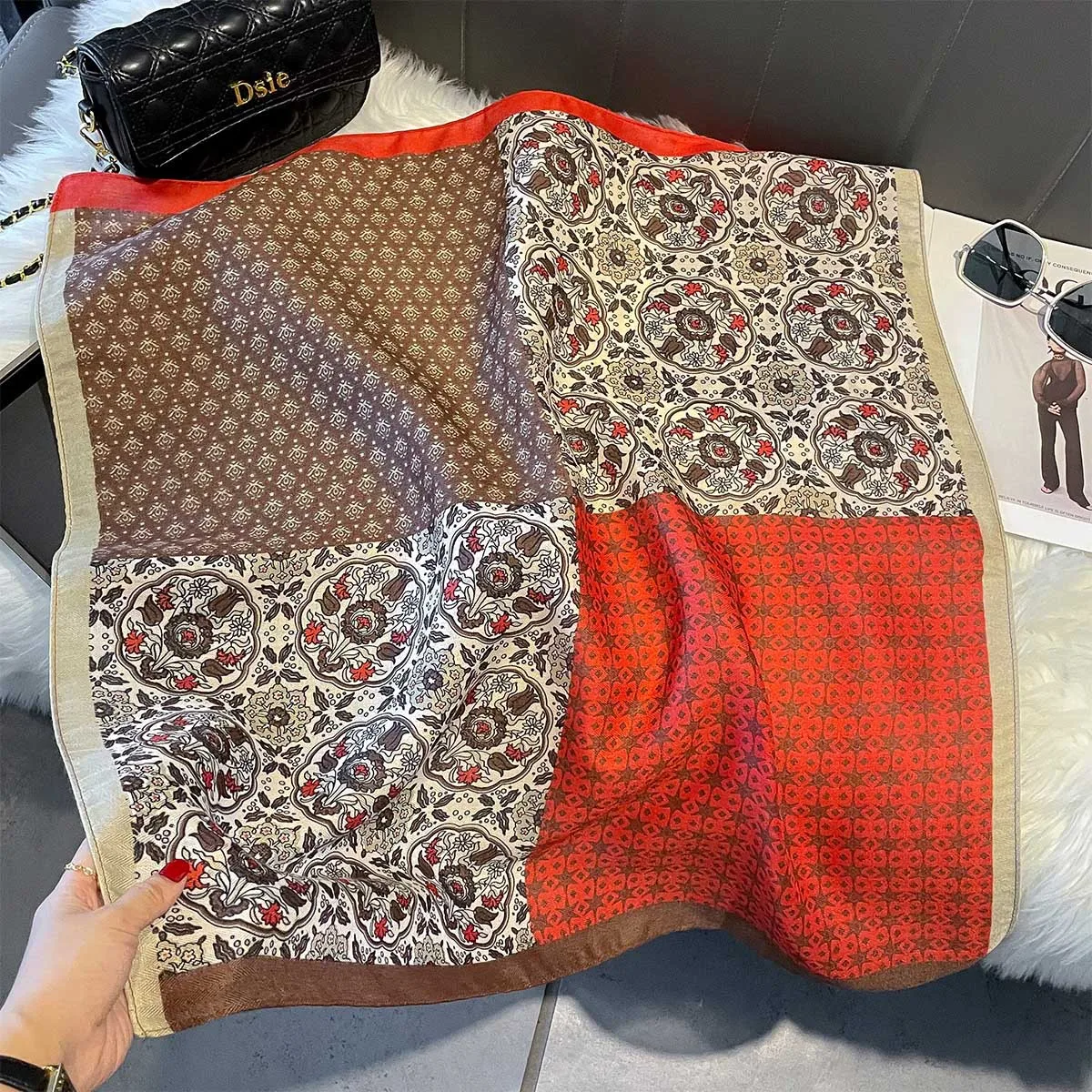 وشاح مربع فاخر للنساء أنيق السيدات الحجاب ريترو بيزلي منديل تقليد الأوشحة الحريرية شال أنيق للسفر