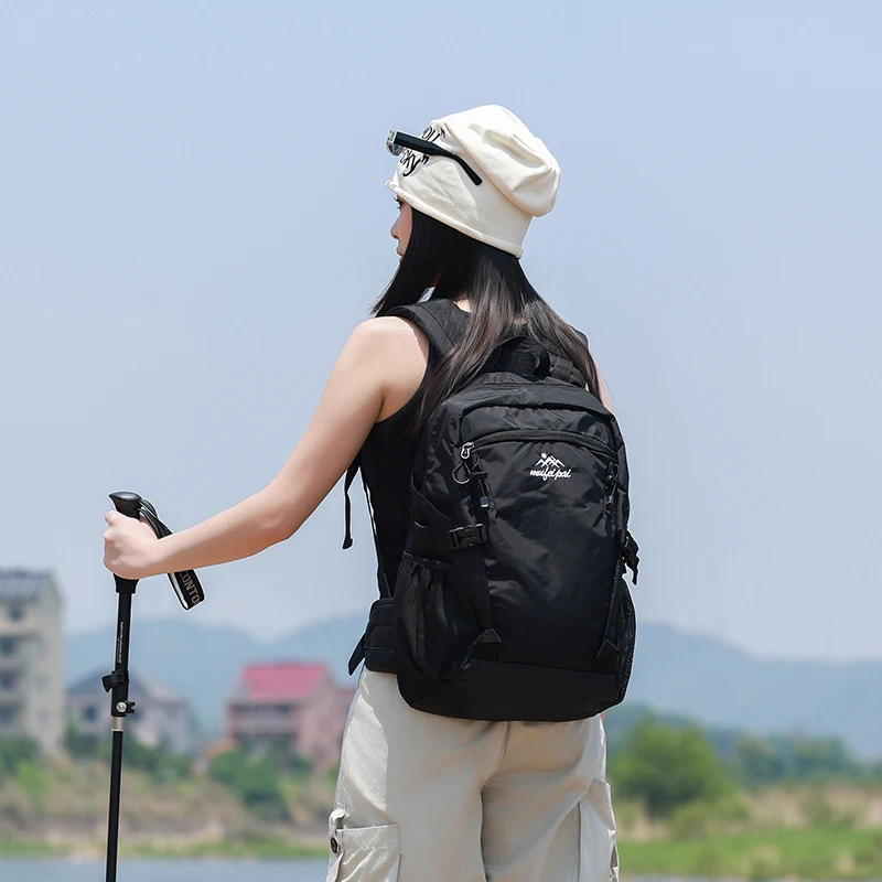 حقيبة ظهر جديدة للتنزه في الهواء الطلق للنساء والرجال حقيبة تسلق الجبال للتخييم خفيفة الوزن لركوب الدراجات من النايلون