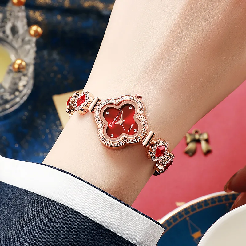 Elegant Ladies Four Leaf Clover Quartz Watches Rhinestone Bracelet Band