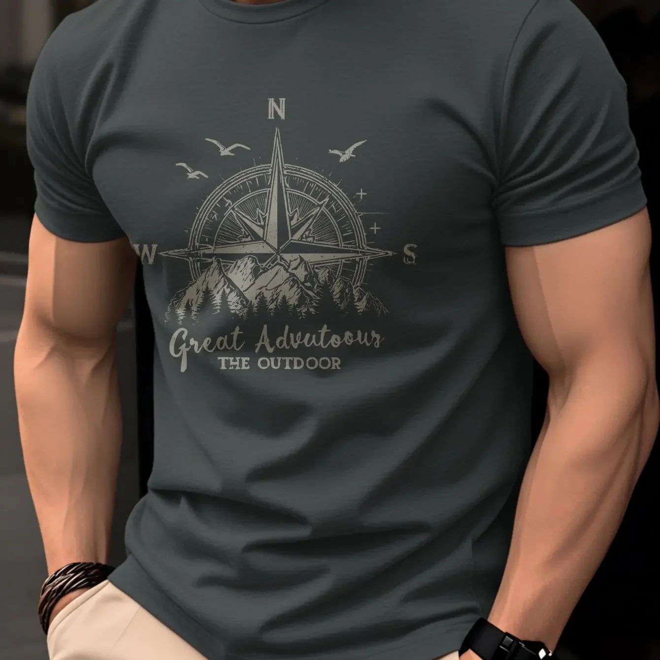 Men's Summer Short Sleeve T-Shirt Vintage Compass Pattern Design Fashionable Elegant Top Breathable Round Neck Men's Clothing