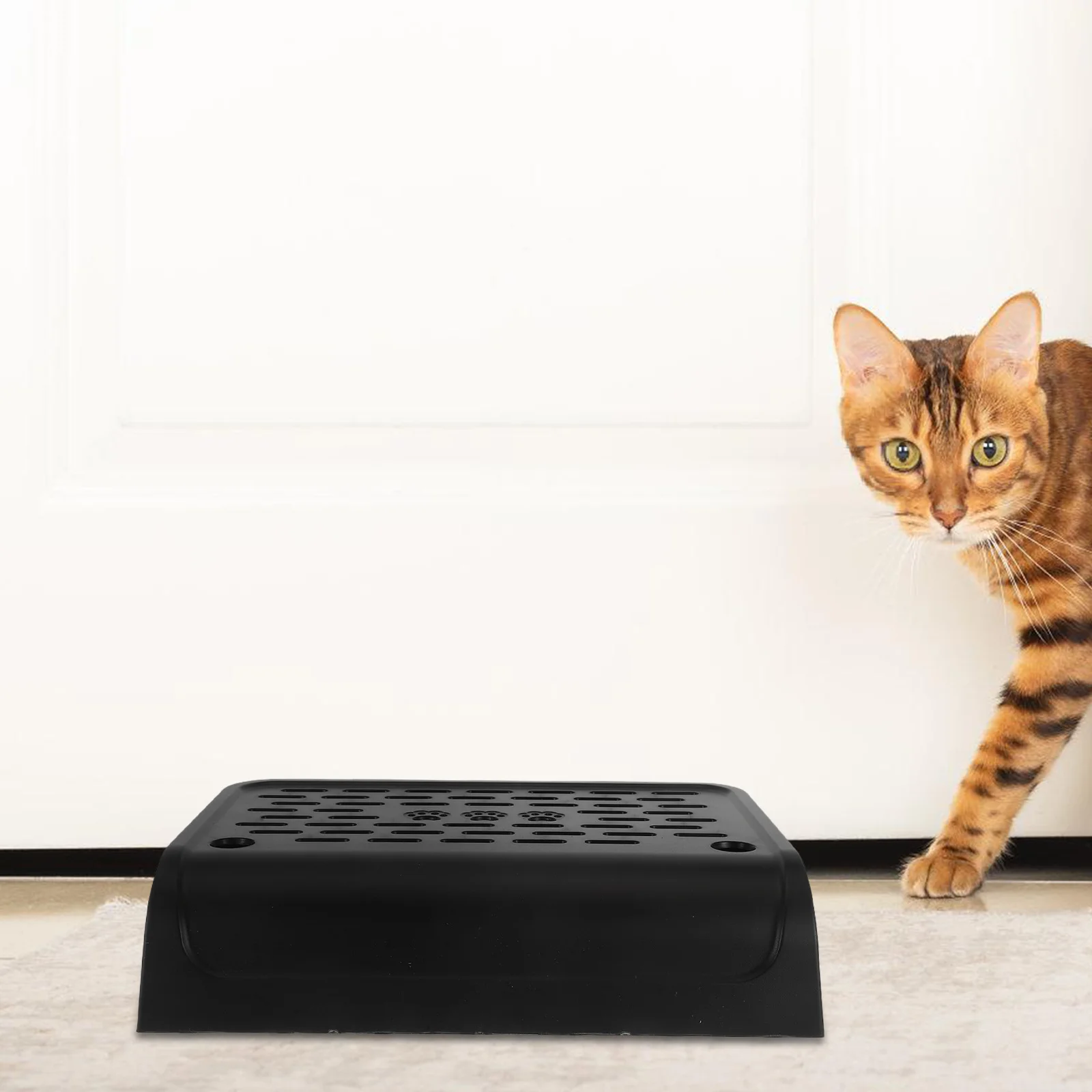 Verhoogde kattenbakheeling Zwarte plastic treden Pedaalkruk voor kleine ouderen Katten Gemakkelijke toegang Minimaliseren rommel Draagbaar Duurzaam ABS