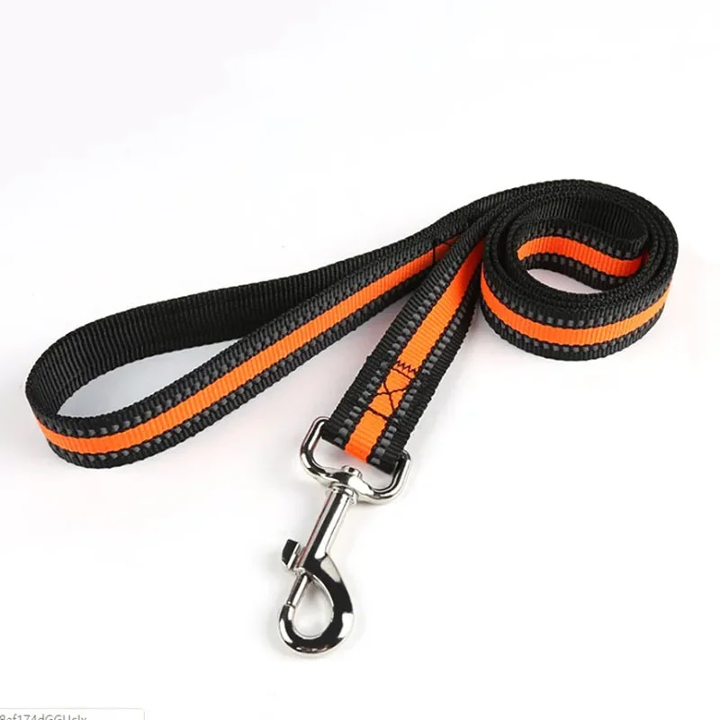 

Get your furry friends the best with this high-quality, durable, and versatile dog leash - a must-have for any pet owner. Treat