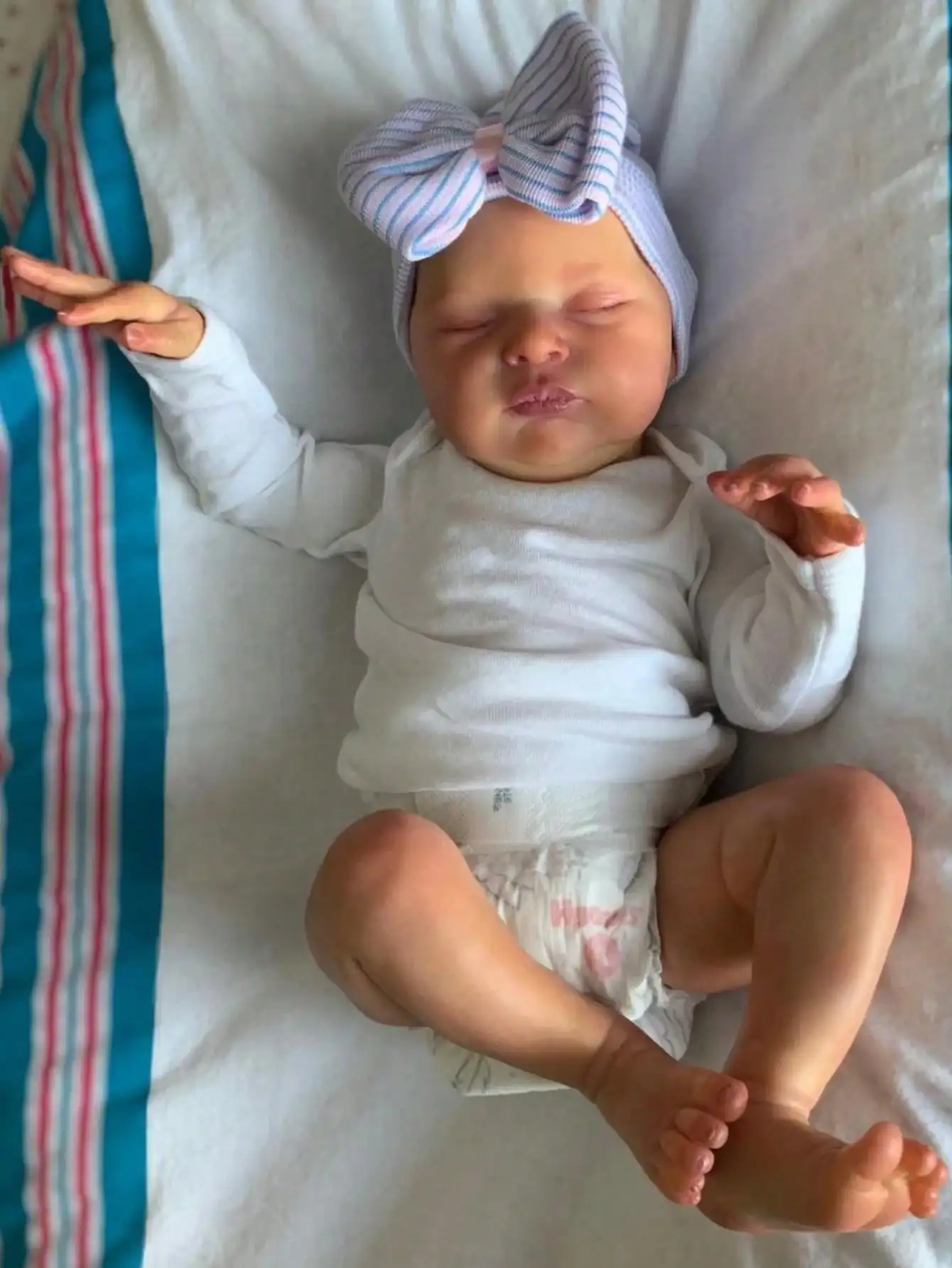 

19-Inch Cuddly Sleeping Laura Reborn Baby Dolls: Cloth Body with Vinyl Limbs, Offering a Real Soft Touch Doll