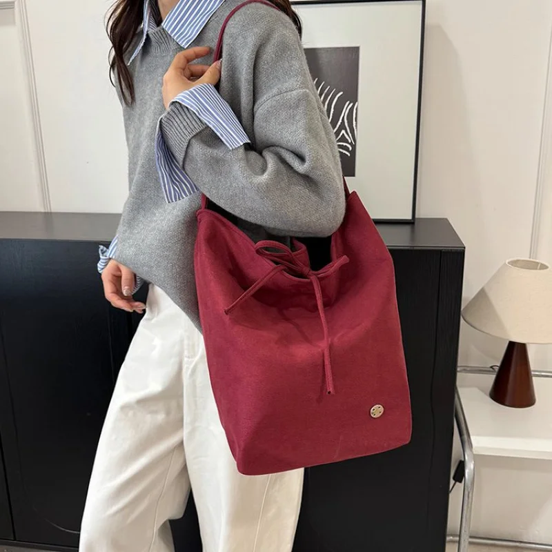 حقيبة ماسنجر نسائية رشيقة مع جلد ساتان كلاسيكي باراغواي أنيق وخفيف الوزن بتصميم يومي للركاب #3