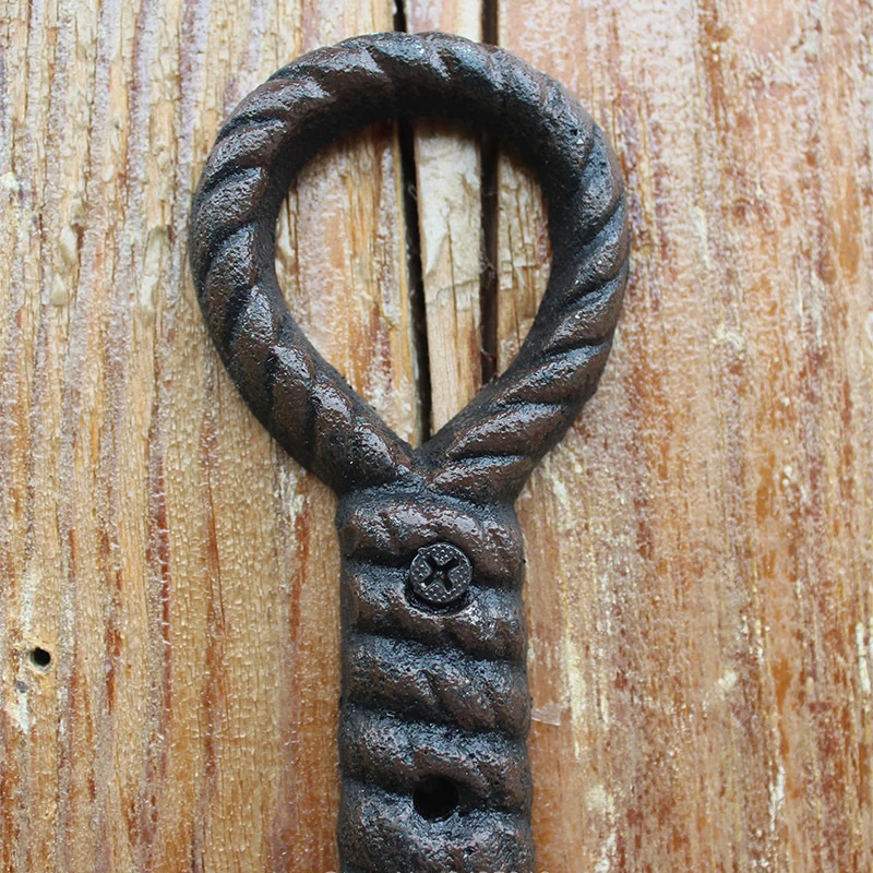 European Retro Style Cast Iron Hooks Wall Decoration Rack Coat Hanger Ideal for Living Room Decor Metope Rack