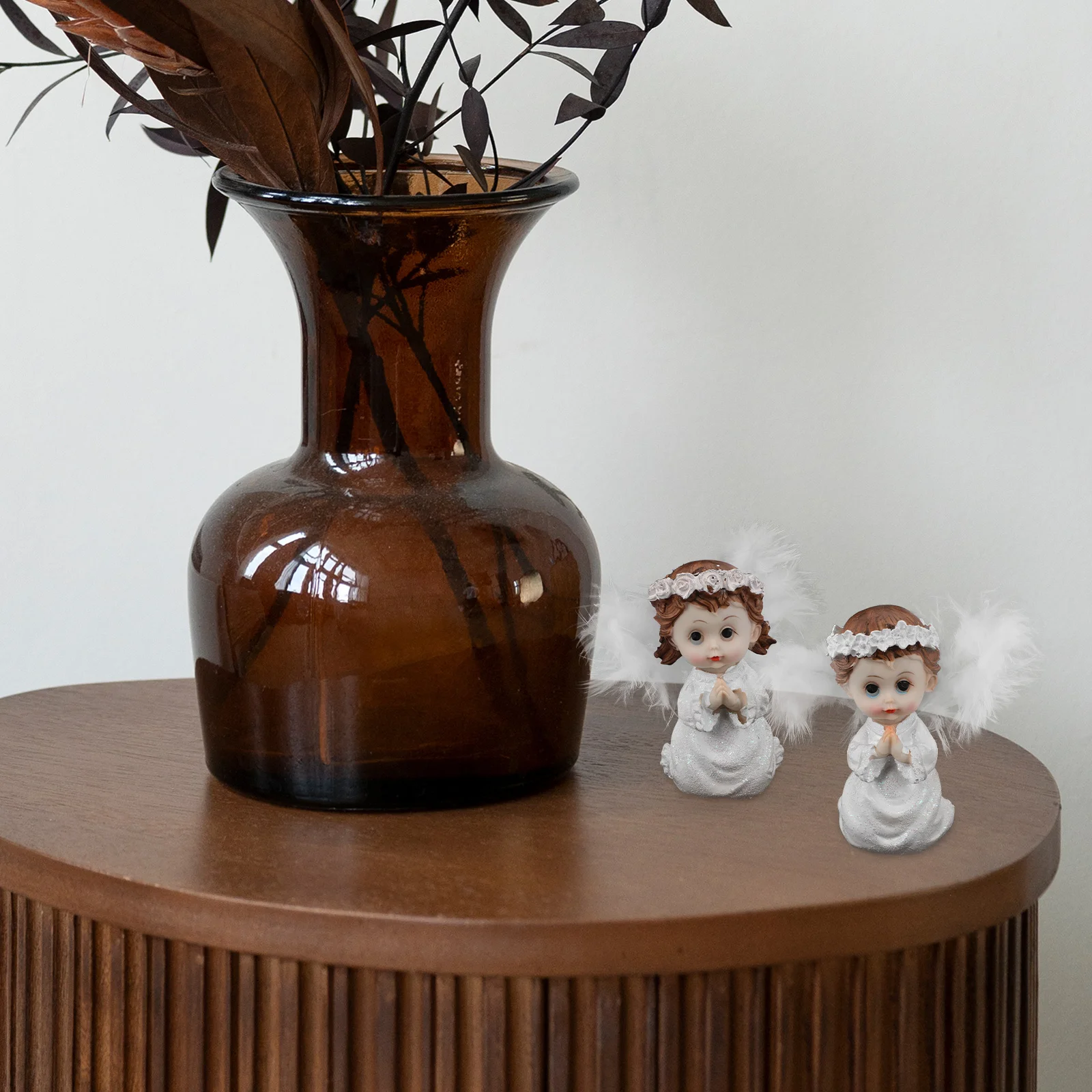 

2Pcs Mini Christmas Angel Statue Elegant European Design Kneeling Angels Decoration for Desktop Tabletop Baptism Cake Resin