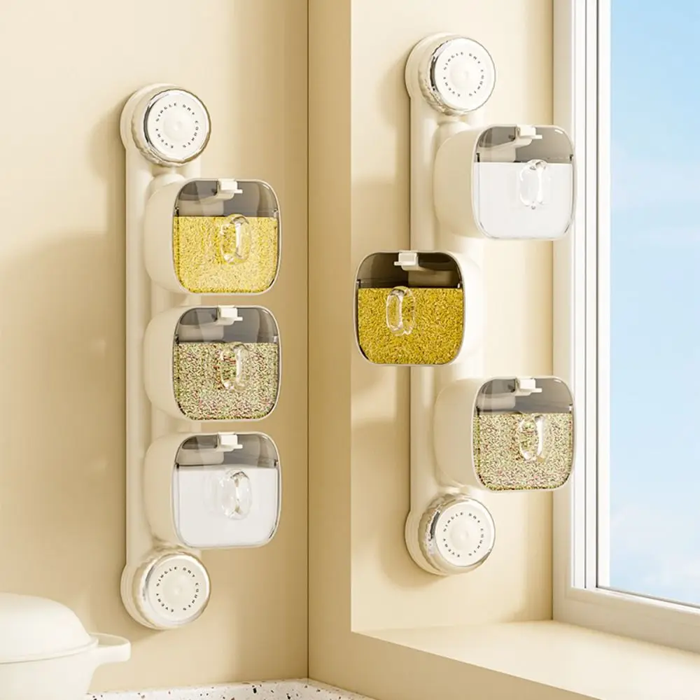 

Rotating Suction Cup Seasoning Box 2/3 Grids Punch Free Wall Mounted Condiment Container with Spoons Dust-proof Seasoning Jar