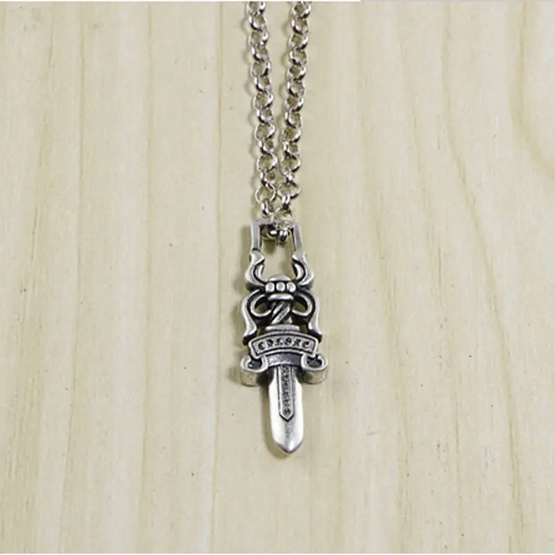 

Classic sterling silver hip-hop domineering retro small sword holy sword necklace men's and women's cross dagger pendant