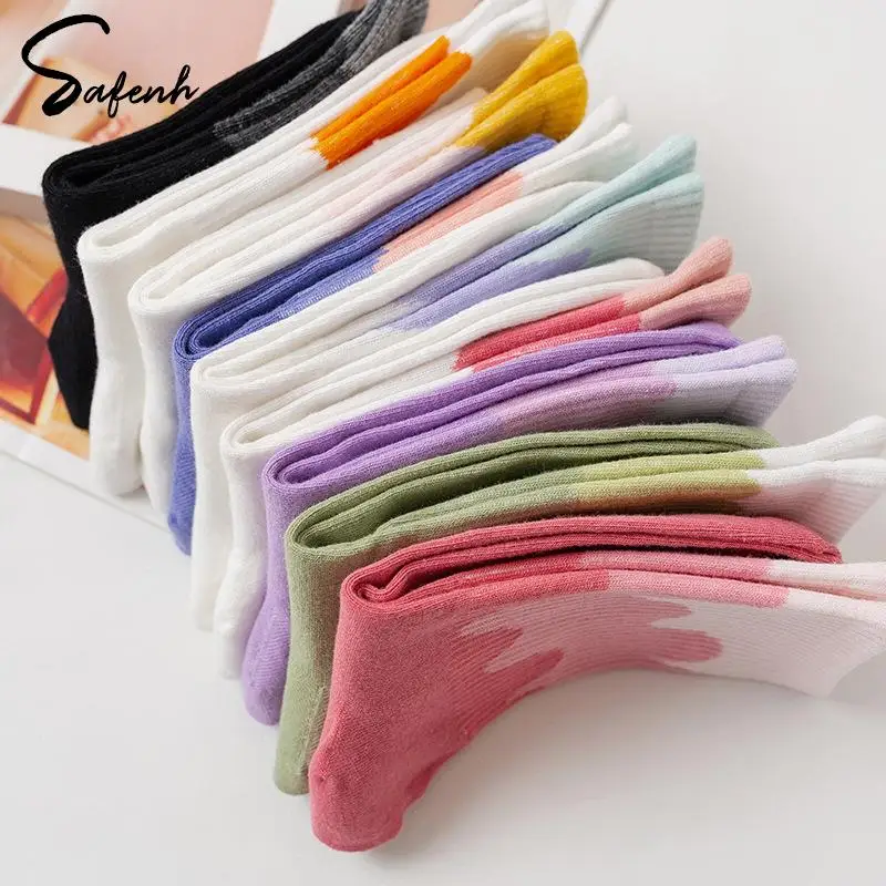 1Pair Fashion Women Cotton Socks Soft Spring Graffiti Socks Female Candy Color Middle Tube Socks For Women Student Sports Socks