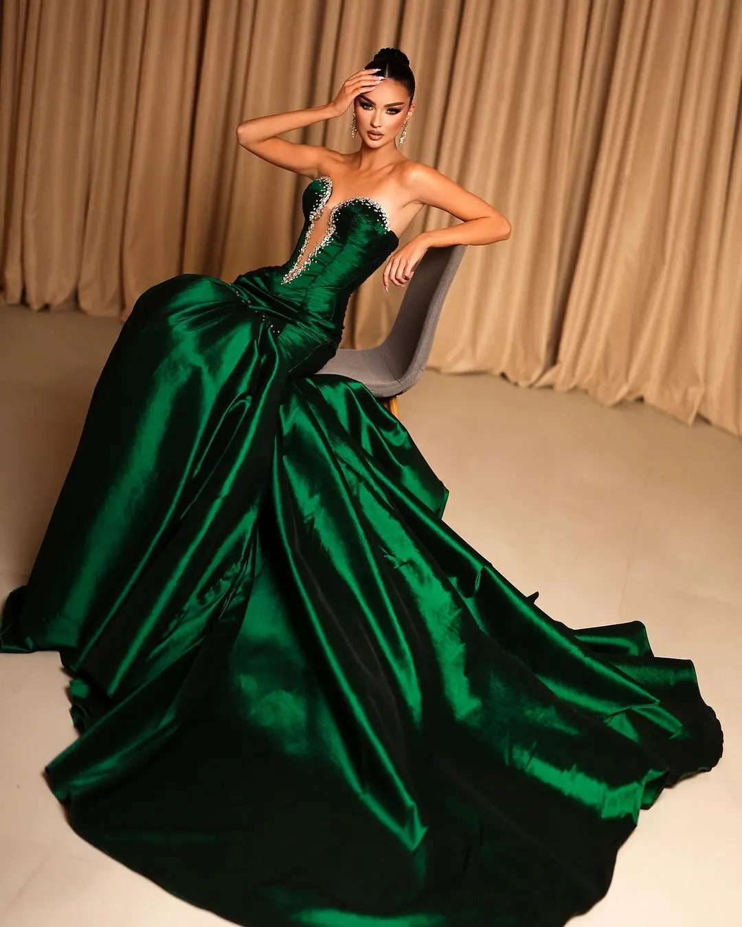 Custom Made tafetá cetim vestidos de noite, vestido de festa formal, vestido de baile, verde esmeralda, cristais, frisado, novo, 2022