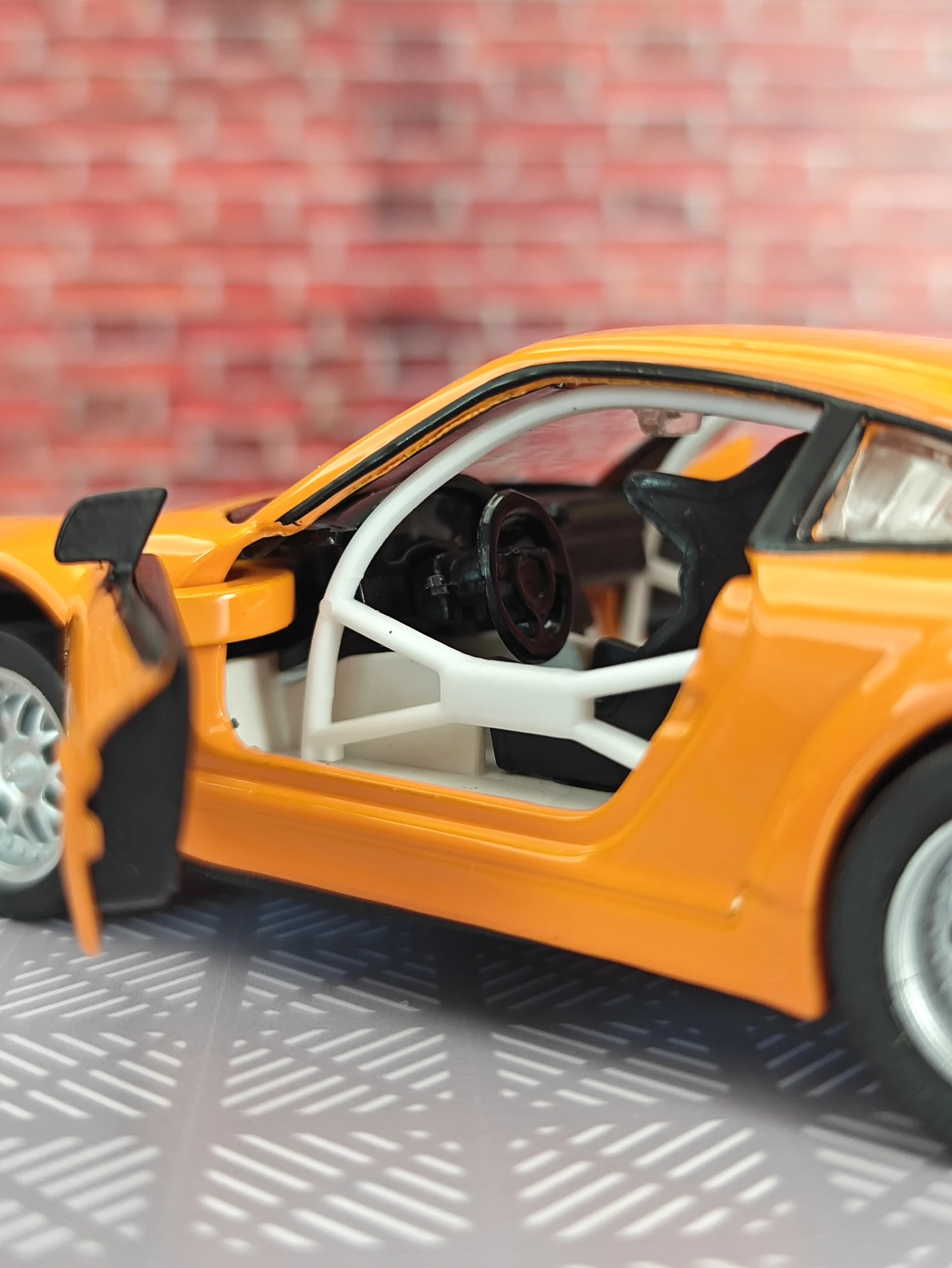 

1:32 Porsche 911 GT3 alloy car model doors can open has simulated sound and lighting functions, rich details