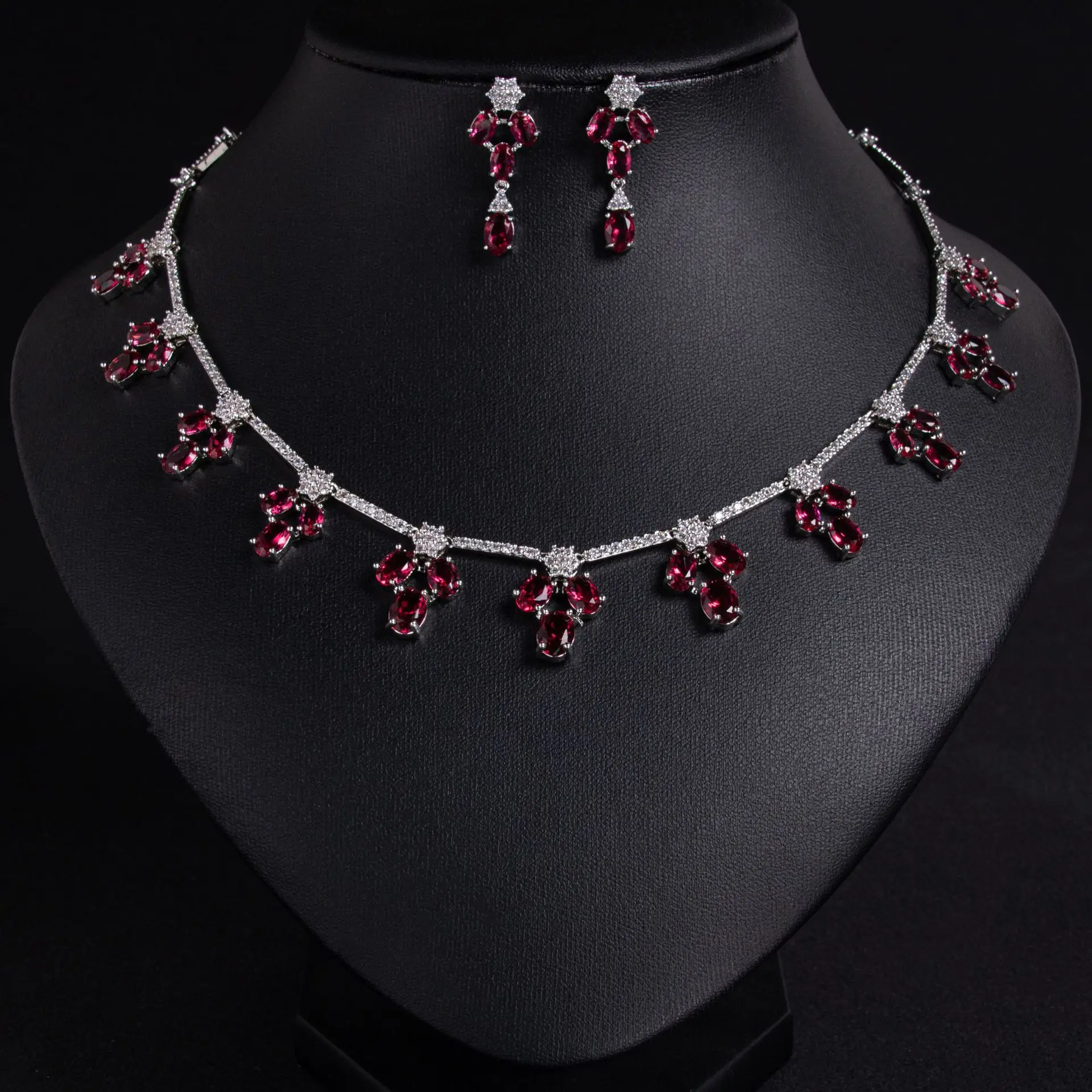 

European and American necklace set, earrings, jewelry set, banquet dress set chain, fashionable versatile bridal jewelry wholes