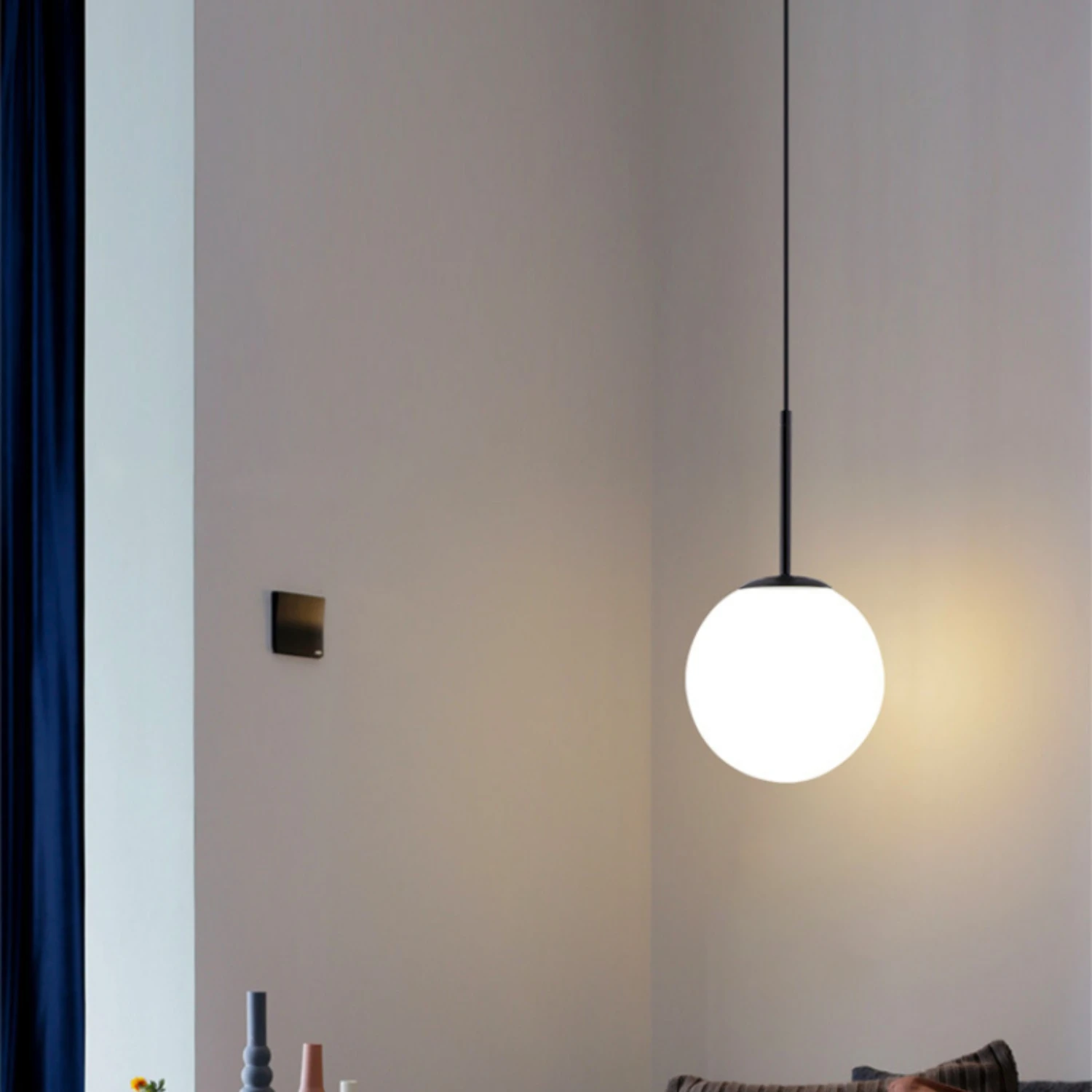 Lampe Suspendue en Boule de Verre au Design Nordique Moderne et Créatif, Luminaire Décoratif d'Nik, Idéal pour une Chambre à Coucher ou une Salle à Manger