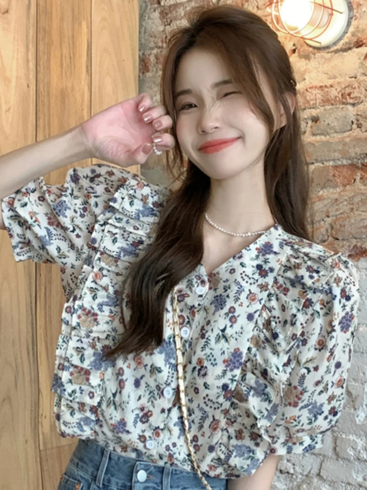 قميص نسائي بأكمام قصيرة ورقبة على شكل حرف v مطبوع عليه زهور، أنيق صيفي عتيق، نمط حلو، أكمام فقاعية، فضفاض، نمط كوري للتنقل